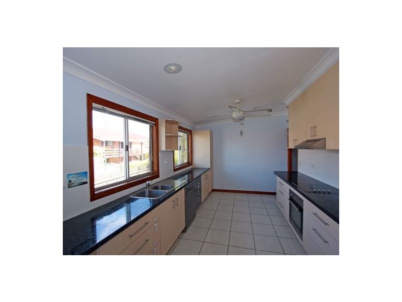 43 Hillcrest Avenue, Scarness QLD 4655