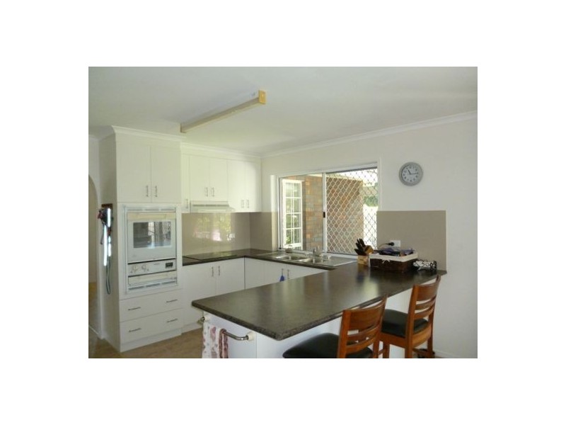 11 Patrick Street, Point Vernon QLD 4655