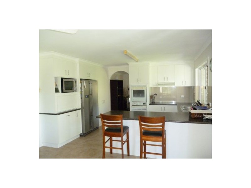 11 Patrick Street, Point Vernon QLD 4655