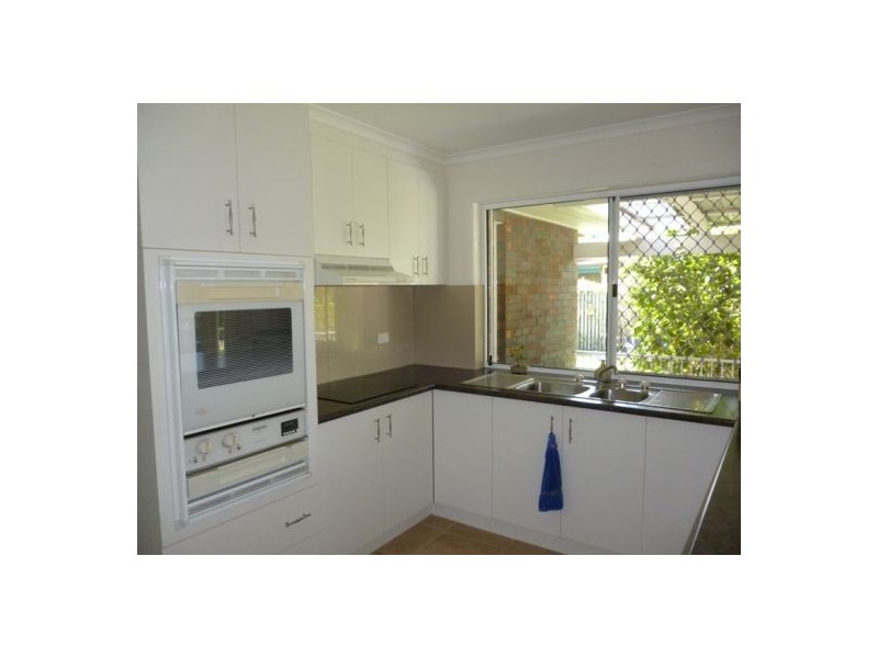 11 Patrick Street, Point Vernon QLD 4655