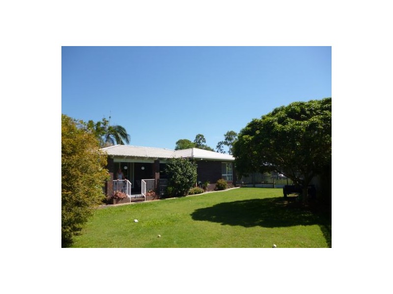 11 Patrick Street, Point Vernon QLD 4655
