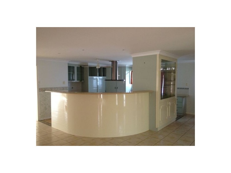 8 Spence Street, Point Vernon QLD 4655