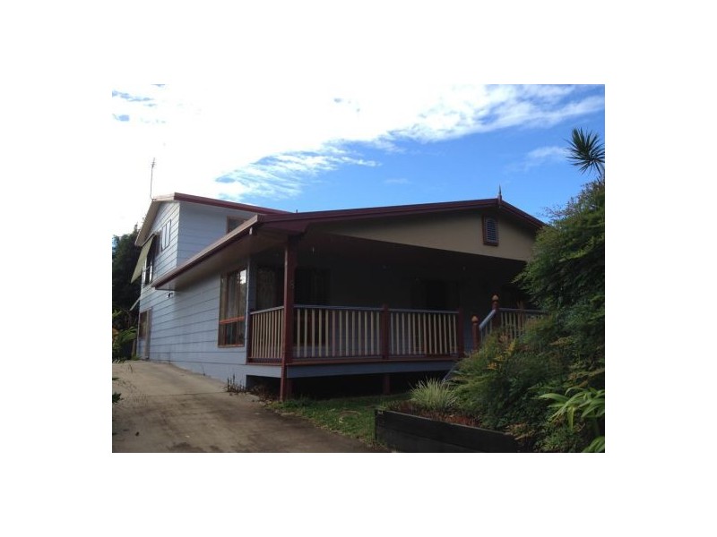 8 Spence Street, Point Vernon QLD 4655