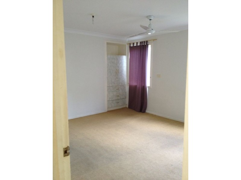 8 Spence Street, Point Vernon QLD 4655