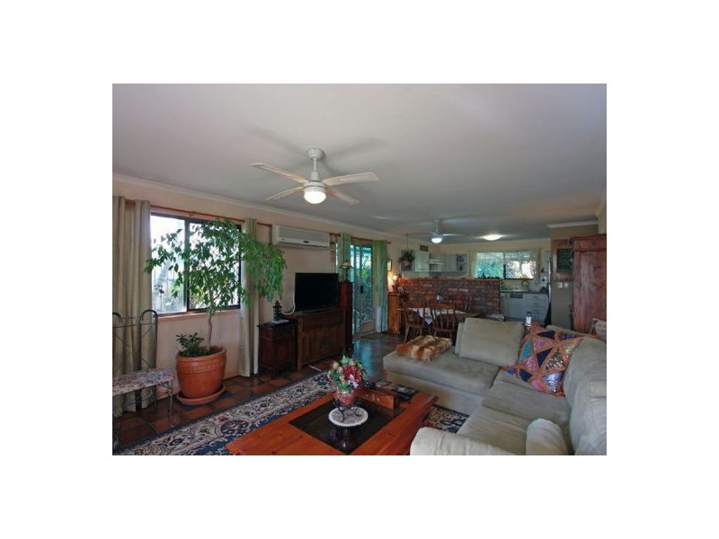 68 North St, Point Vernon QLD 4655