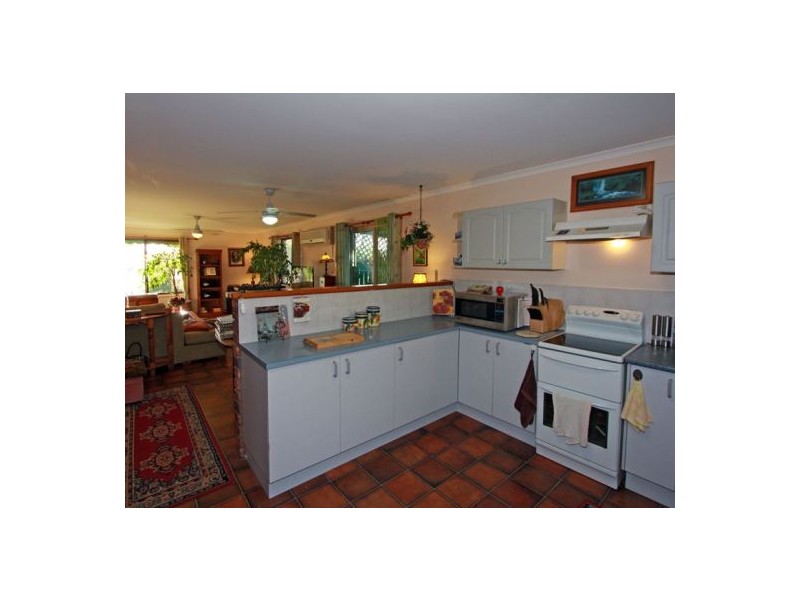68 North St, Point Vernon QLD 4655
