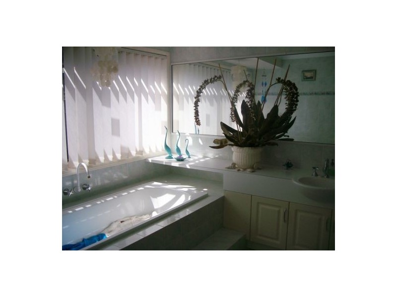 27 Lido Parade, Urangan QLD 4655