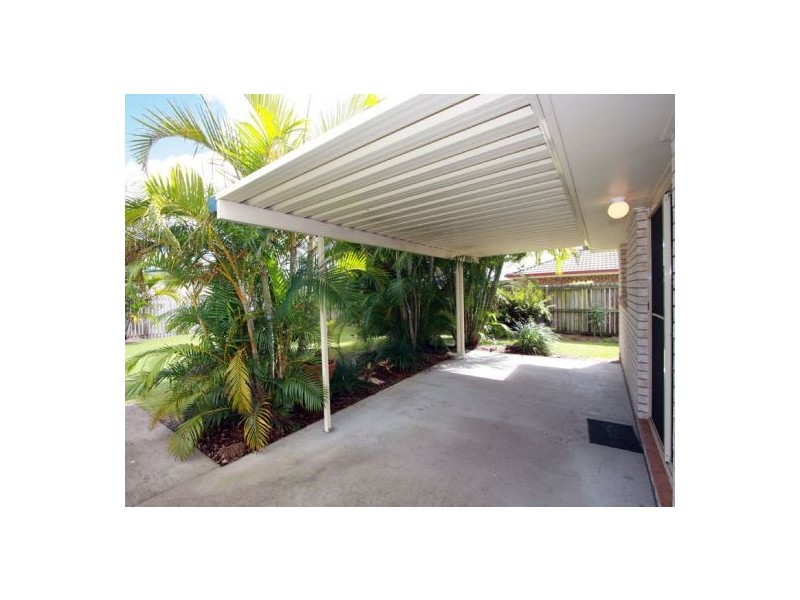 18 Wide Bay Drive, Eli Waters QLD 4655