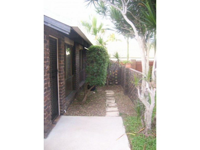 51 Hansen Street, Urangan QLD 4655