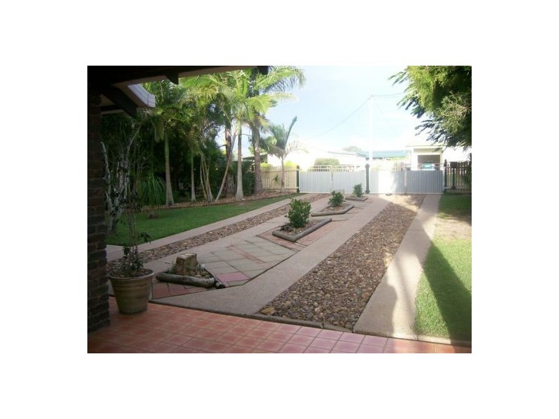 51 Hansen Street, Urangan QLD 4655