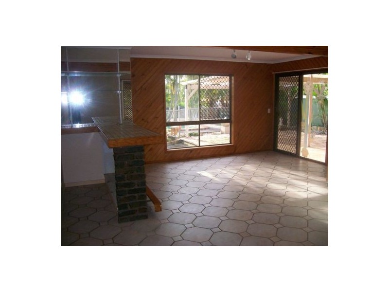 51 Hansen Street, Urangan QLD 4655