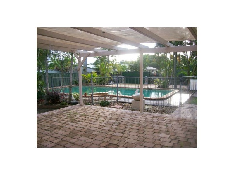 51 Hansen Street, Urangan QLD 4655