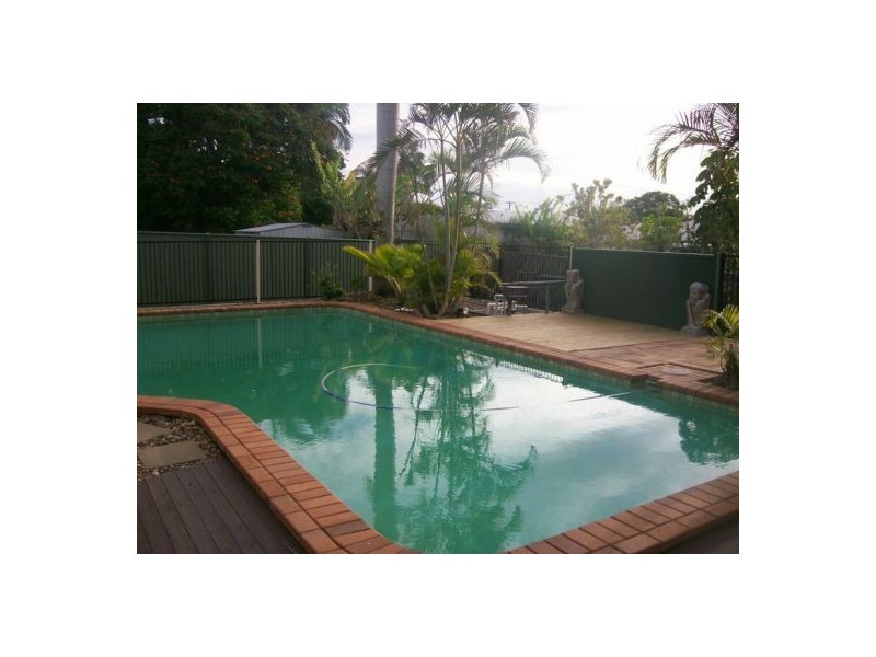 51 Hansen Street, Urangan QLD 4655