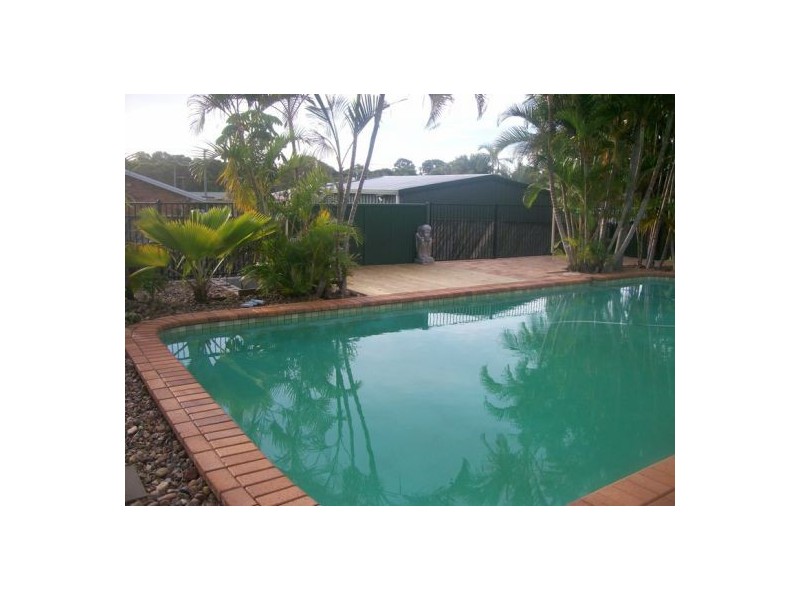 51 Hansen Street, Urangan QLD 4655