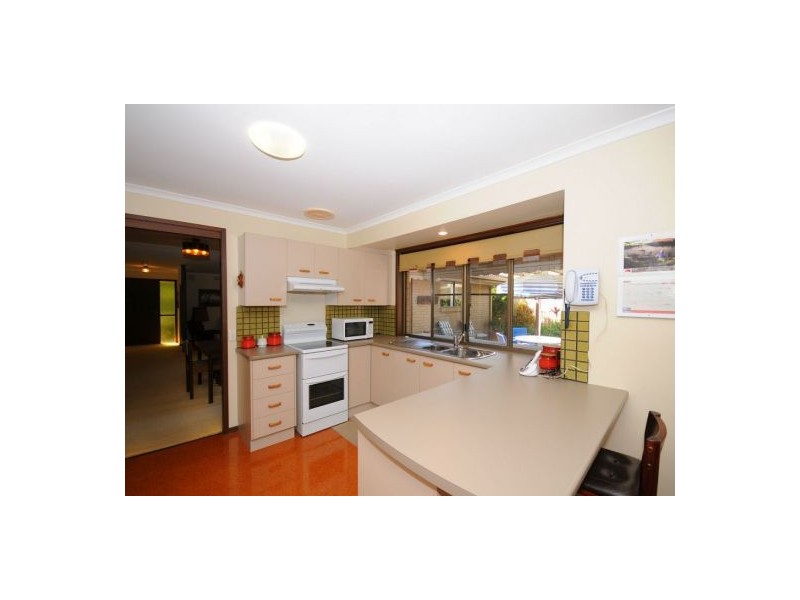 15 Granada Court, Point Vernon QLD 4655