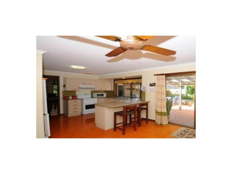 15 Granada Court, Point Vernon QLD 4655