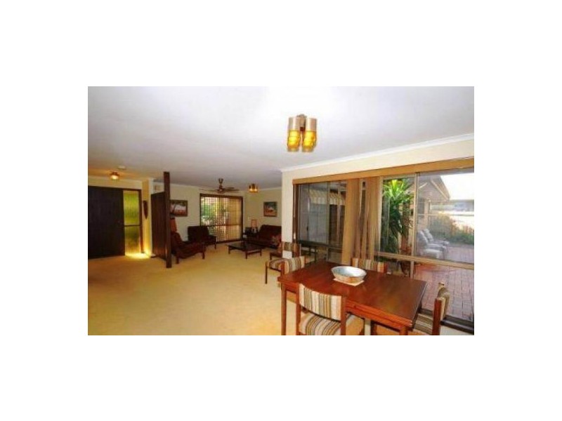 15 Granada Court, Point Vernon QLD 4655