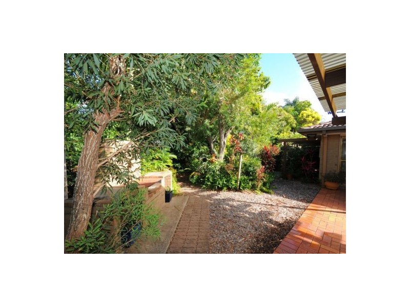 15 Granada Court, Point Vernon QLD 4655