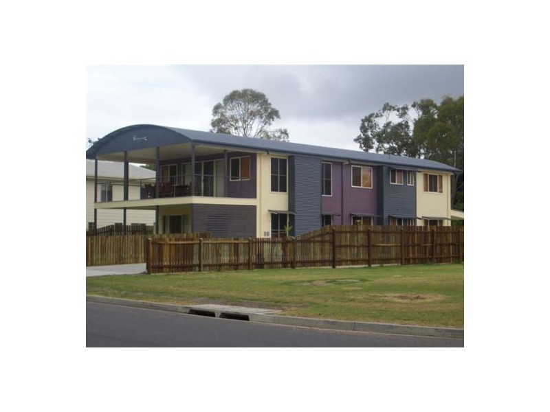 2/293 Torquay Terrace, Torquay QLD 4655