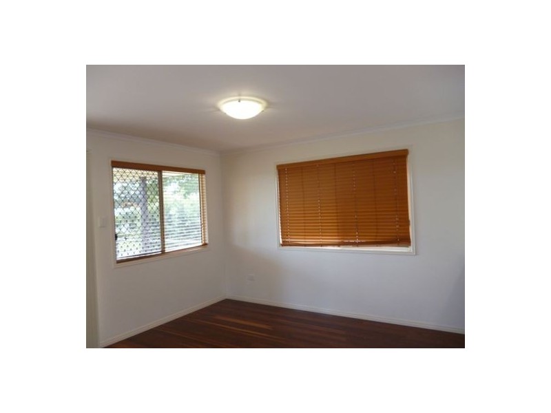 2/293 Torquay Terrace, Torquay QLD 4655