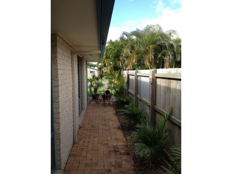1 Aimee Drive, Urangan QLD 4655