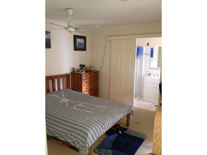 1 Aimee Drive, Urangan QLD 4655