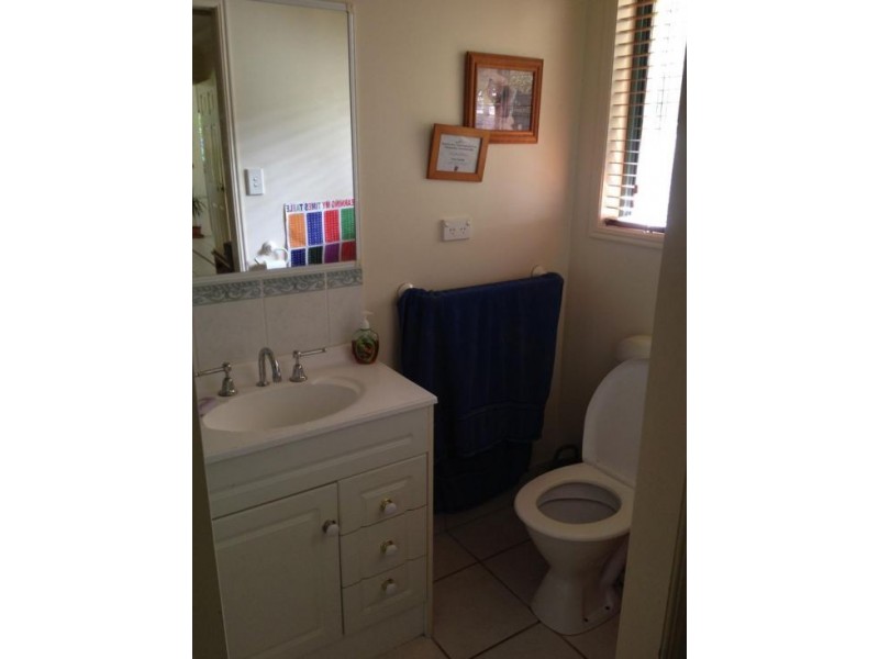 1 Aimee Drive, Urangan QLD 4655