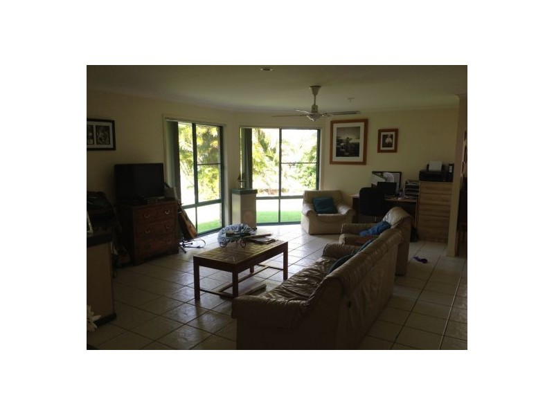 1 Aimee Drive, Urangan QLD 4655