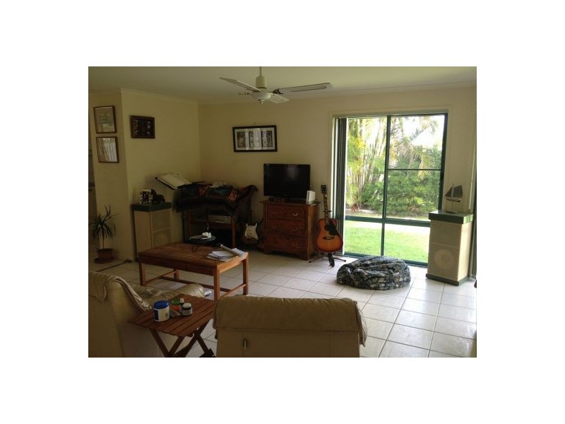 1 Aimee Drive, Urangan QLD 4655