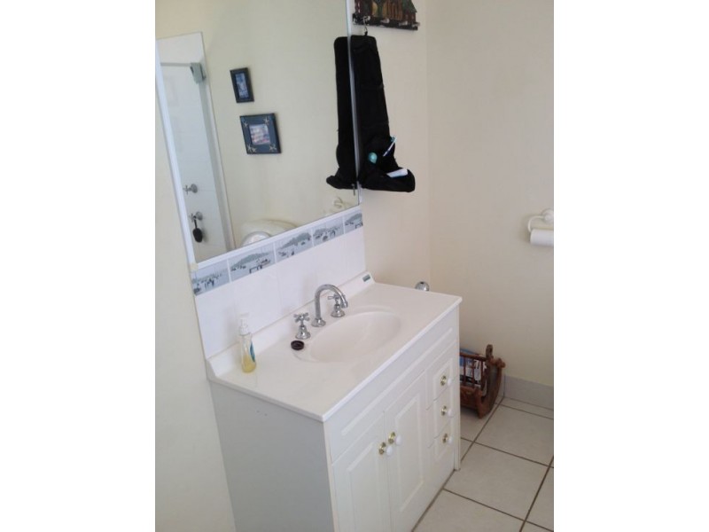 1 Aimee Drive, Urangan QLD 4655