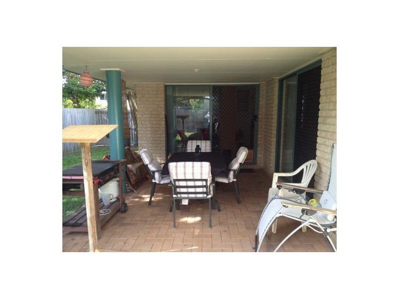 1 Aimee Drive, Urangan QLD 4655