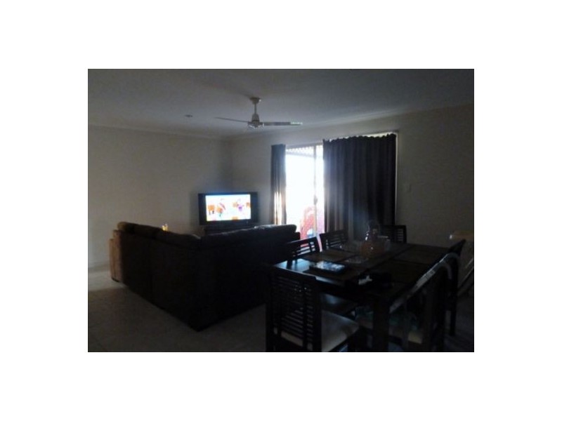 7 Mia Court, Nikenbah QLD 4655