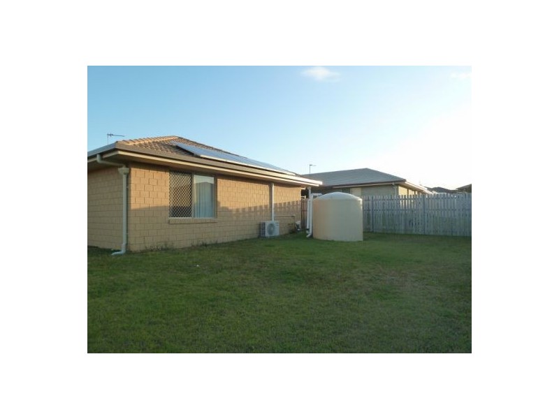 7 Mia Court, Nikenbah QLD 4655