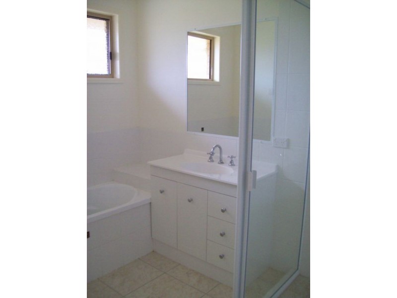 99 Martin Street, Point Vernon QLD 4655