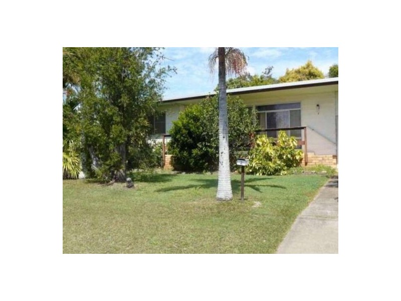 2 Tom Street, Pialba QLD 4655