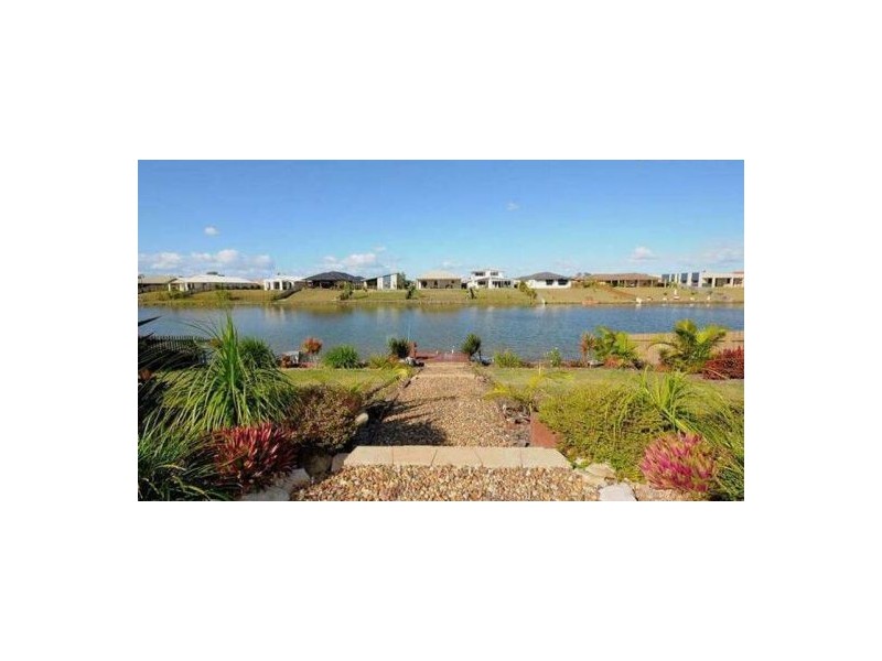 14 Earl St Vincent, Eli Waters QLD 4655