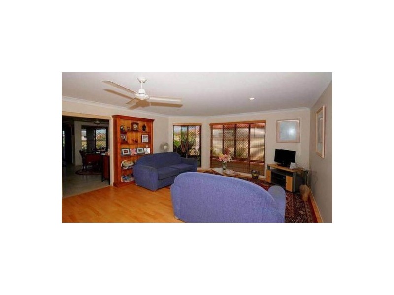 14 Earl St Vincent, Eli Waters QLD 4655