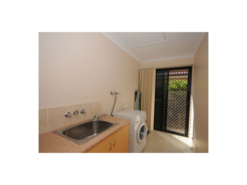 14 Earl St Vincent, Eli Waters QLD 4655