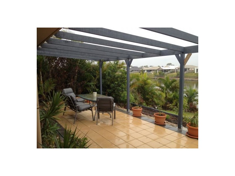 14 Earl St Vincent, Eli Waters QLD 4655