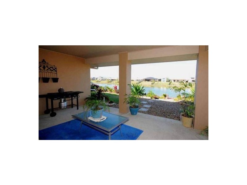 14 Earl St Vincent, Eli Waters QLD 4655