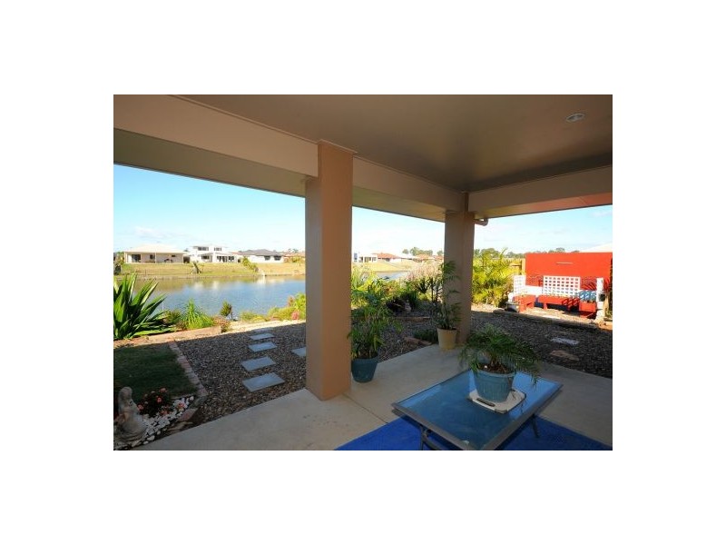 14 Earl St Vincent, Eli Waters QLD 4655