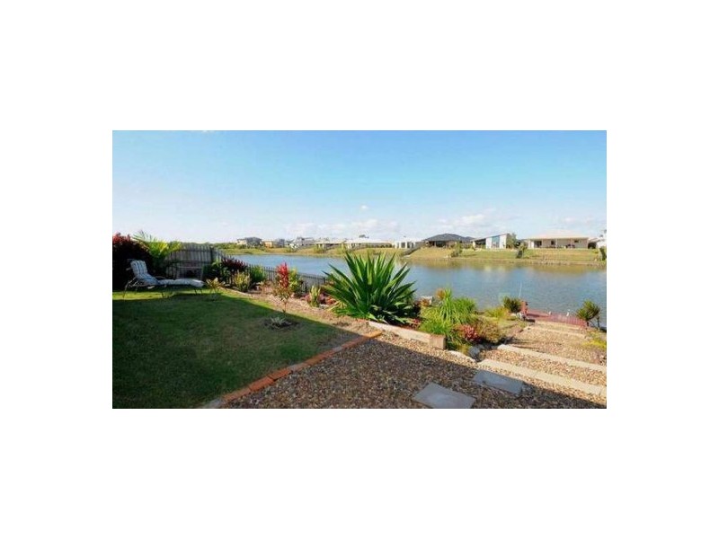 14 Earl St Vincent, Eli Waters QLD 4655