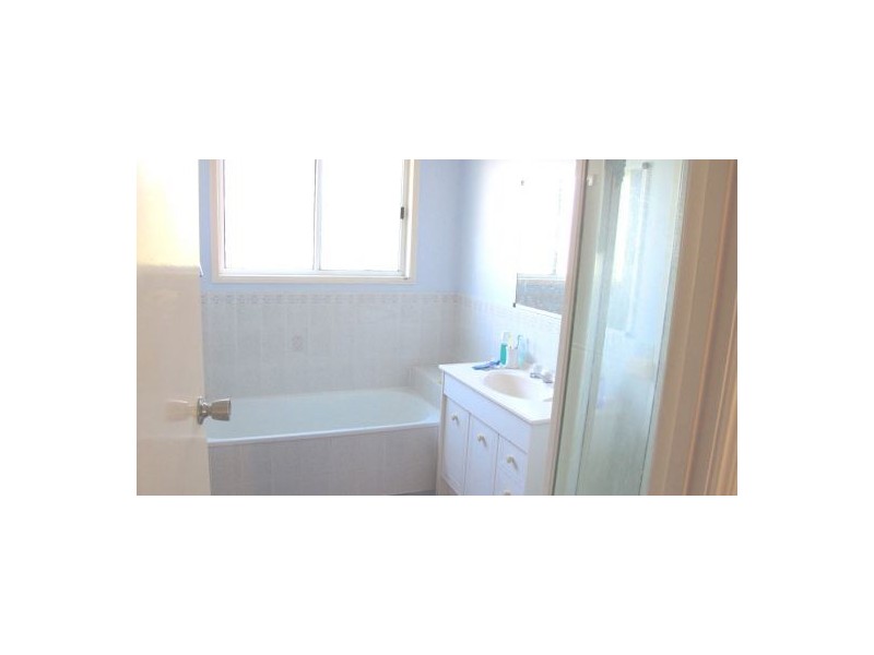 665 Boat Harbour Drive, Urangan QLD 4655