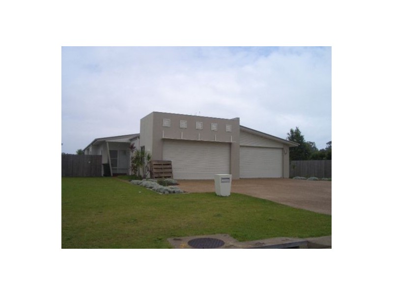 1/10 Beachside Court, Toogoom QLD 4655