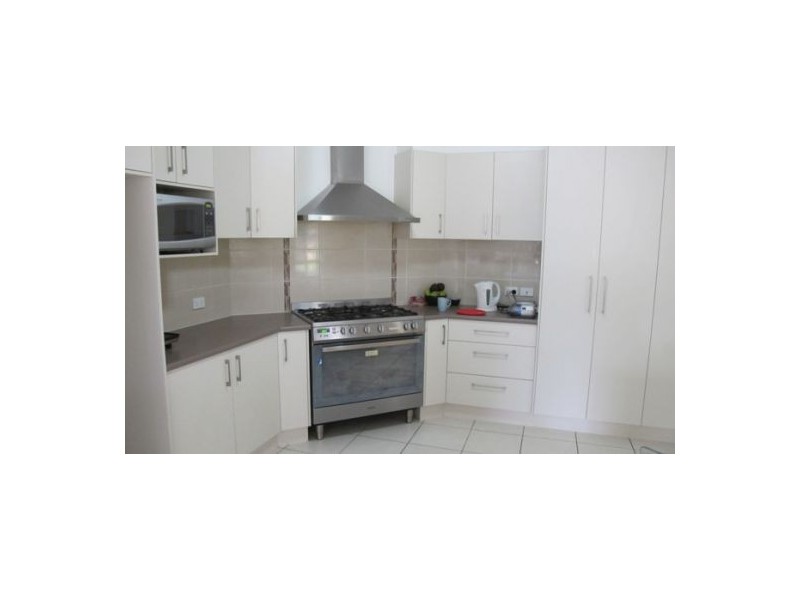 40 Valfern Court, Dundowran QLD 4655