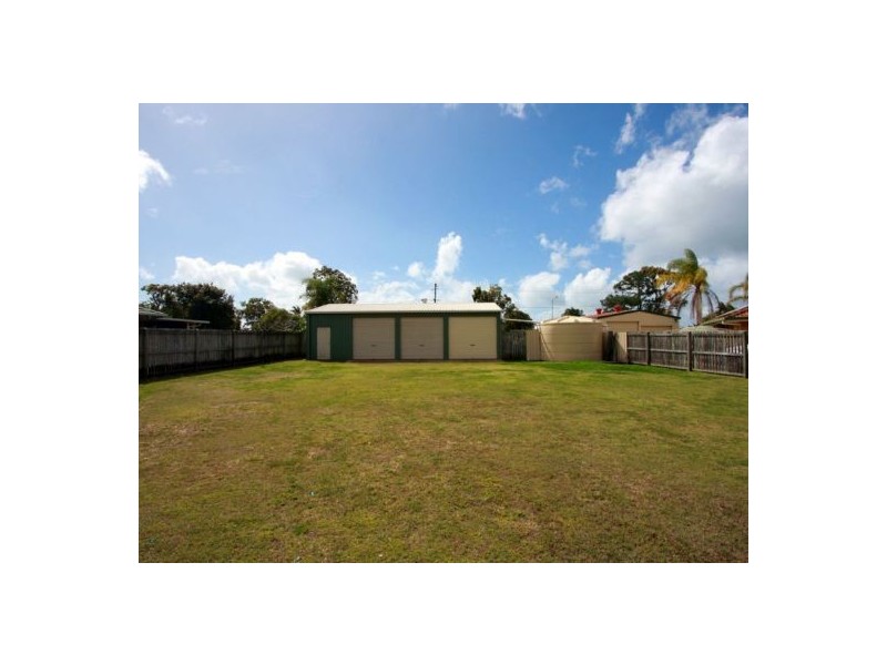16 Merlin Drive, Urangan QLD 4655