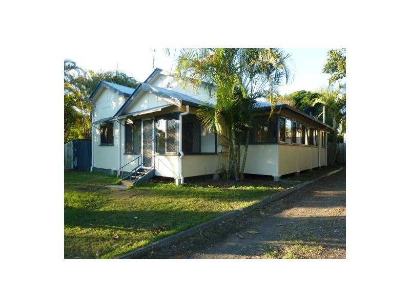 10 Larsen Street, Urangan QLD 4655
