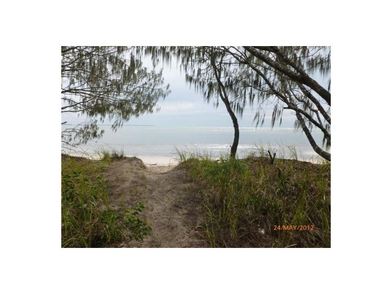 32 Kingfisher Parade, Toogoom QLD 4655