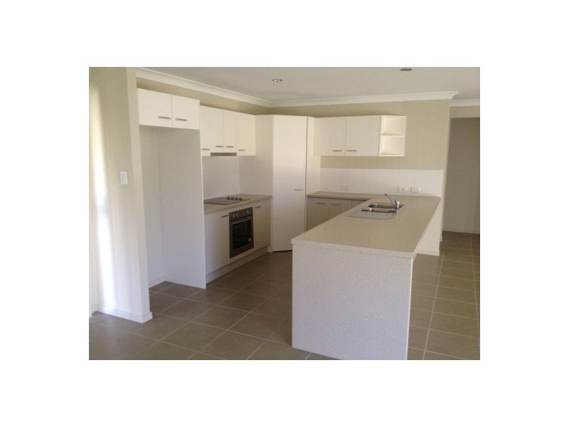 6 Parklink Ave East, Wondunna QLD 4655