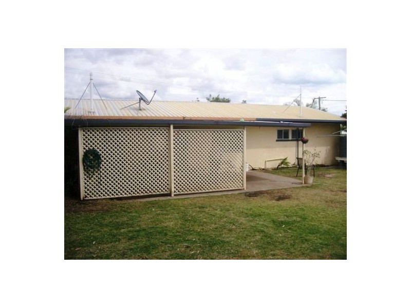 27 Mayfair Street, Point Vernon QLD 4655